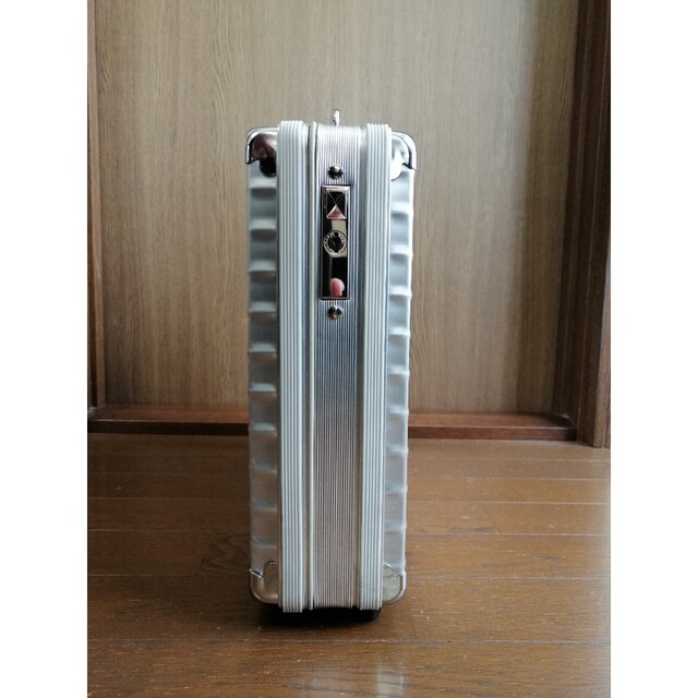 RIMOWA - リモワ トパーズ アタッシュケース 97313の通販 by RIMOWA - リモワ トパーズ アタッシュケース 97313の通販 by