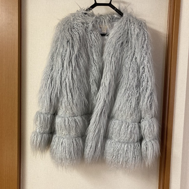 H&M(エイチアンドエム)のもじゃもじゃ　ファー　コート レディースのジャケット/アウター(毛皮/ファーコート)の商品写真