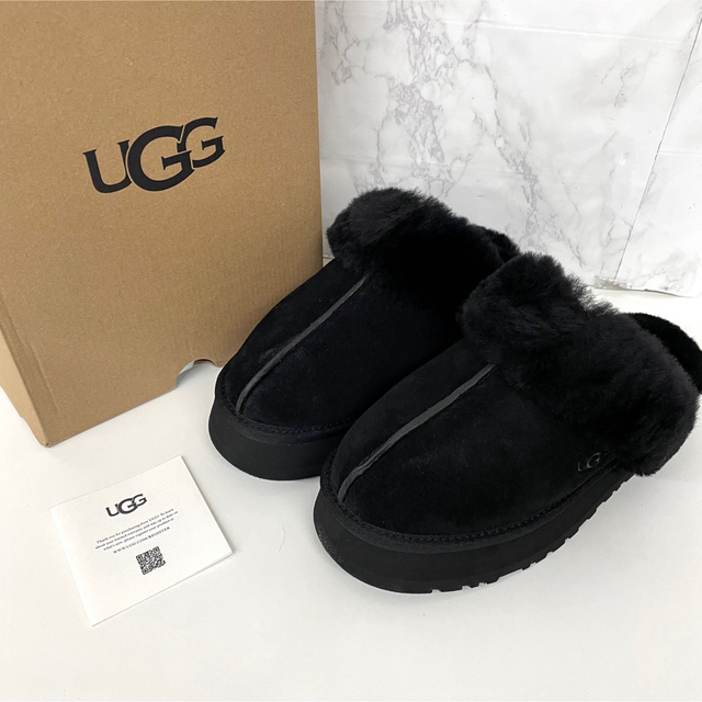 UGG(アグ)のUGG DISQUETTE ディスケット 25cm US8 ブラック スリッパ レディースの靴/シューズ(スリッポン/モカシン)の商品写真