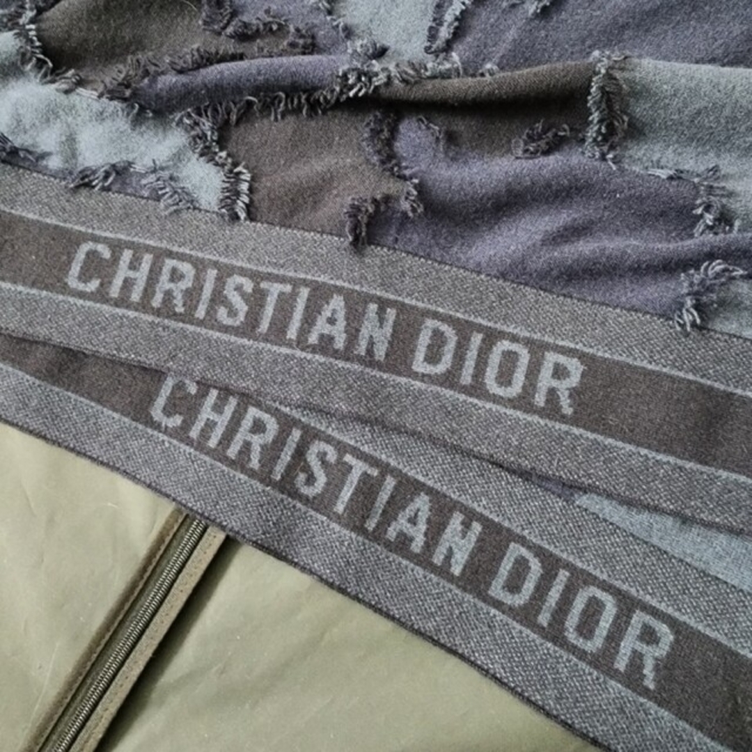 人気SALE新作 Christian Dior Christian Dior 迷彩 カシミヤポンチョ マントの通販 by cheese's  shop｜クリスチャンディオールならラクマ