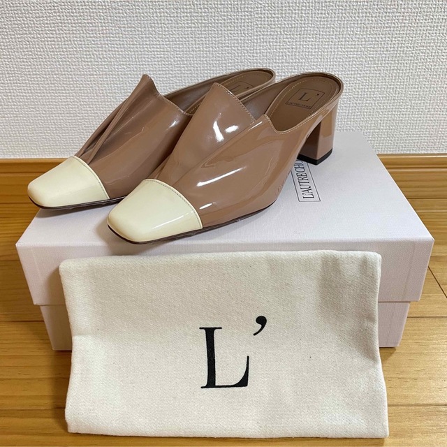 LAUTREAMONT(ロートレアモン)の【新品】L'AUTRE CHOSE｜ロートルショーズ フリルエナメルミュール レディースの靴/シューズ(ミュール)の商品写真