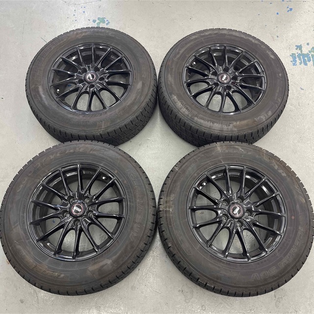 三菱デリカD5スタッドレスタイヤホイル付215/70R16