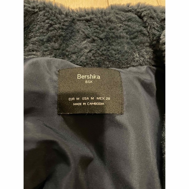 Bershka(ベルシュカ)のBershkaアウター美品 レディースのジャケット/アウター(ブルゾン)の商品写真