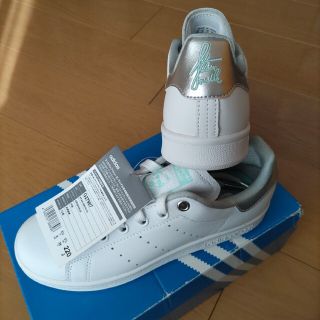 アディダス(adidas)の未使用☆22㎝☆ヒールパッチ刺繍☆スタンスミス☆アディダス(スニーカー)