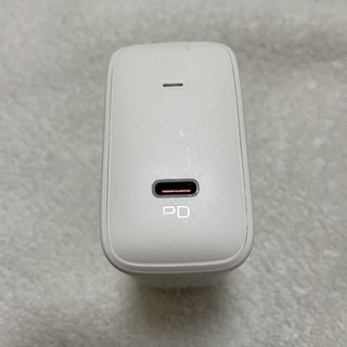 【中古】AUKEY 100W OMNIA USB C 充電器 PA-B5 白色(バッテリー/充電器)