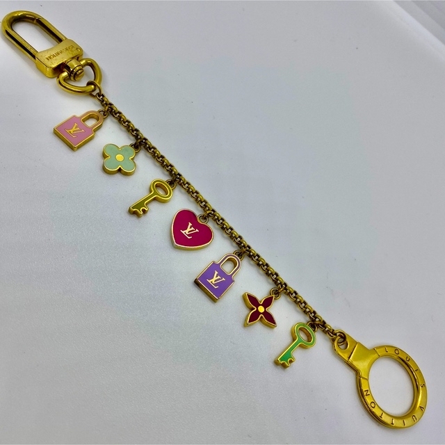 ルイヴィトン ポルトクレ シェンヌプリティ バッグチャーム