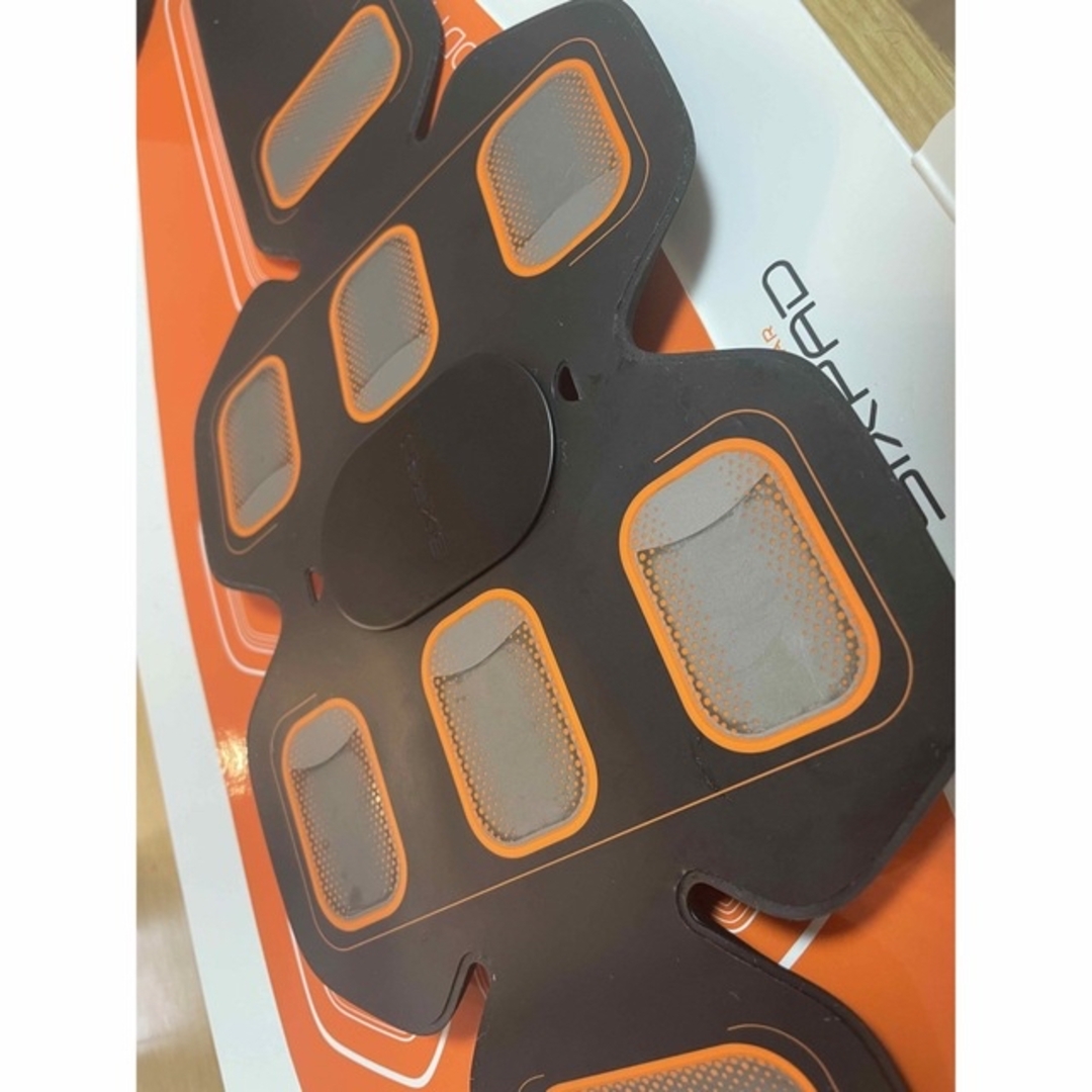 SIXPAD(シックスパッド)のSIXPAD シックスパッドアブズベルトSMLサイズ コスメ/美容のダイエット(エクササイズ用品)の商品写真