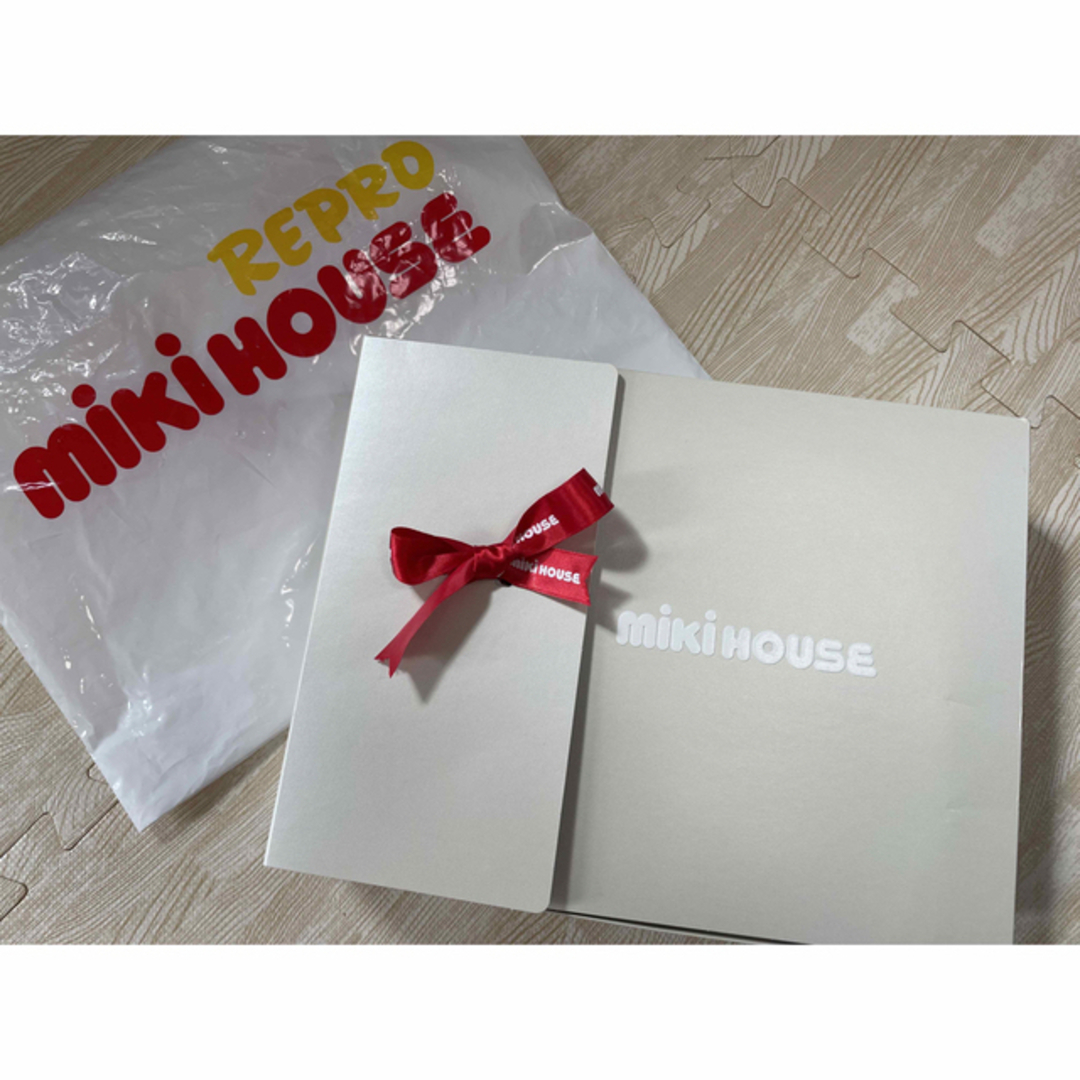 mikihouse(ミキハウス)の⚫︎ミキハウス消防車長袖Tシャツ⭐︎3点ギフトセット⚫︎ キッズ/ベビー/マタニティのベビー服(~85cm)(シャツ/カットソー)の商品写真