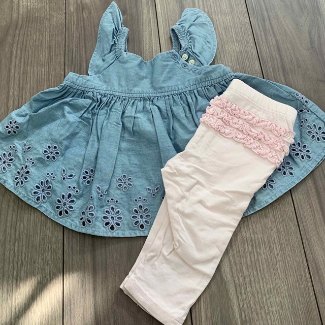 babyGAP(ベビーギャップ)のトップス チュニック ワンピース　6-12M デニム 70 babyGAP キッズ/ベビー/マタニティのベビー服(~85cm)(パンツ)の商品写真