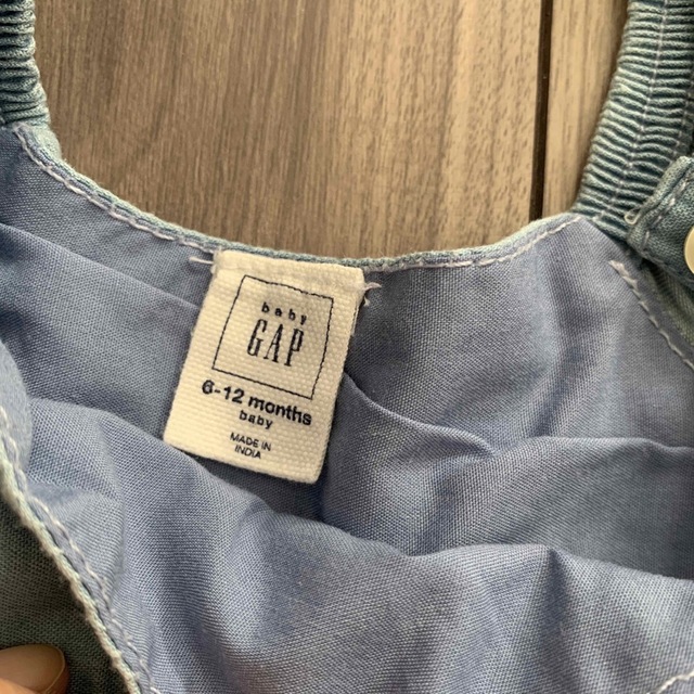 babyGAP(ベビーギャップ)のトップス チュニック ワンピース　6-12M デニム 70 babyGAP キッズ/ベビー/マタニティのベビー服(~85cm)(パンツ)の商品写真