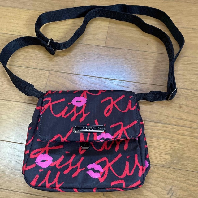 LeSportsac(レスポートサック)のレスポ　キスミーキスミーナチュラル レディースのバッグ(ショルダーバッグ)の商品写真