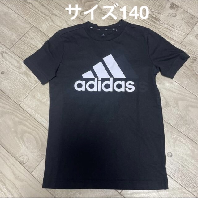 adidas(アディダス)のサイズ140 Tシャツ キッズ/ベビー/マタニティのキッズ服男の子用(90cm~)(Tシャツ/カットソー)の商品写真