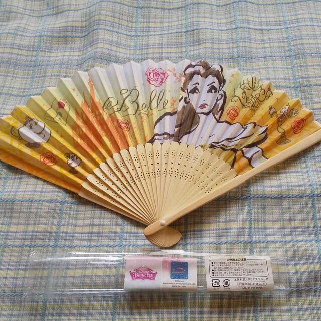 美女と野獣(ビジョトヤジュウ)の☆ 扇子 美女と野獣 エンタメ/ホビーのおもちゃ/ぬいぐるみ(キャラクターグッズ)の商品写真