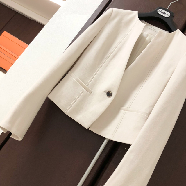 大人気新品 極美品‼️上品で滑らかな着心地 ワンピーススーツライト