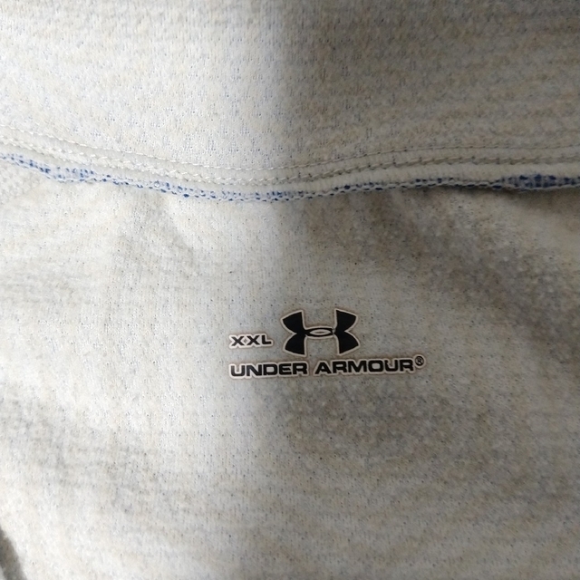 UNDER ARMOUR(アンダーアーマー)の122a..厚手の防寒インナー　UA メンズのトップス(スウェット)の商品写真