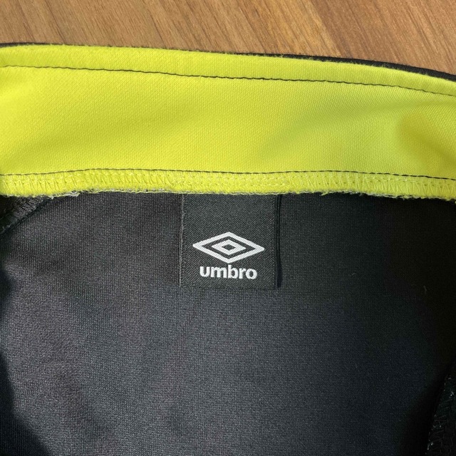 UMBRO(アンブロ)のUMBRO　ジャージ　上 キッズ/ベビー/マタニティのキッズ服男の子用(90cm~)(ジャケット/上着)の商品写真