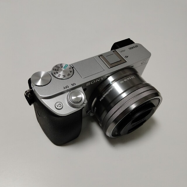 【美品】カメラ　SONYα6400