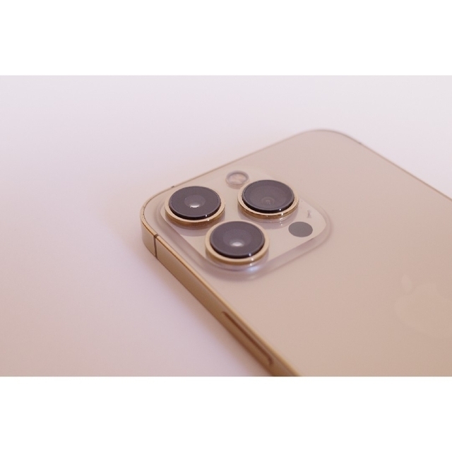 Apple(アップル)のiPhone13pro Gold 256GB SIMフリー スマホ/家電/カメラのスマートフォン/携帯電話(スマートフォン本体)の商品写真