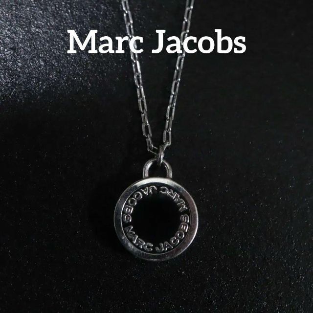 MARC JACOBS(マークジェイコブス)の【匿名配送】マーク バイマーク ジェイコブス ネックレス ロゴ 黒 レディースのアクセサリー(ネックレス)の商品写真