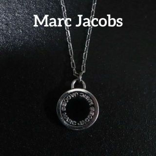 マークジェイコブス(MARC JACOBS)の【匿名配送】マーク バイマーク ジェイコブス ネックレス ロゴ 黒(ネックレス)