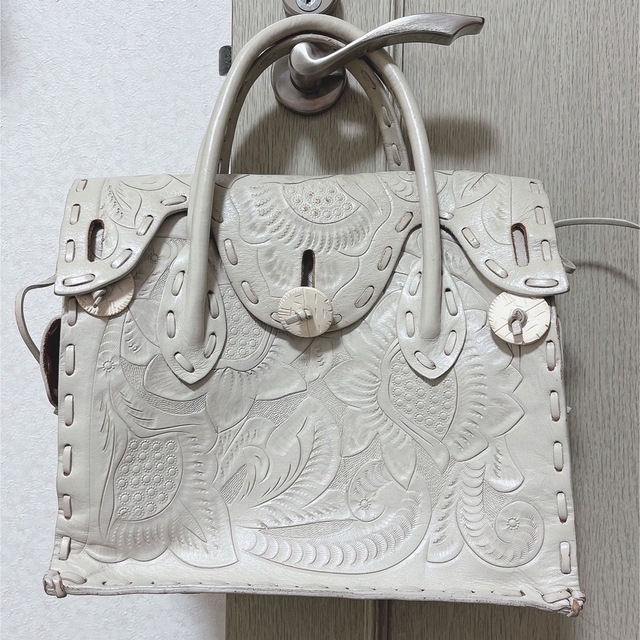 GRACE CONTINENTAL カービングバッグ♡オフホワイト 期間限定 28%割引