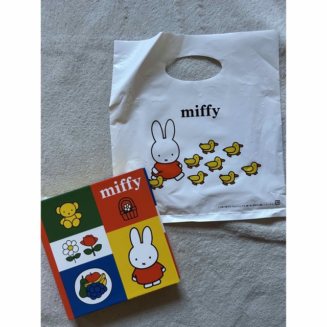 miffy(ミッフィー)の2023 バレンタイン　ミッフィー箱 チョコレート　モロゾフ　 袋付き 食品/飲料/酒の食品(菓子/デザート)の商品写真