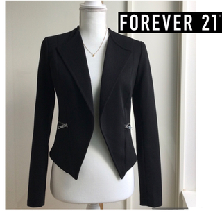 フォーエバートゥエンティーワン(FOREVER 21)のFOREVER21  フォーエバー21 ジャケット　黒　送料無料(ノーカラージャケット)