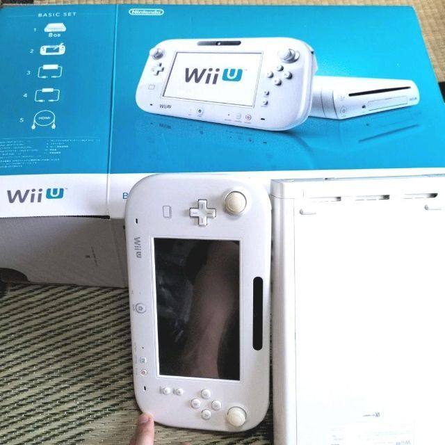 Wii U(ウィーユー)の【動作品】ゲーム機 本体 Wii U 8GB 一式セット 欠品あり エンタメ/ホビーのゲームソフト/ゲーム機本体(家庭用ゲーム機本体)の商品写真