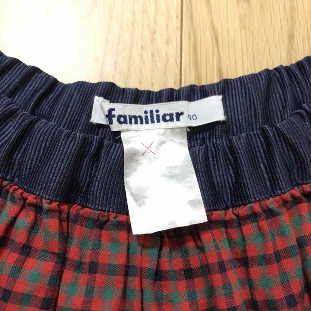 familiar(ファミリア)のfamiliar ファミリア 赤チェック リバーシブルスカート 90 キッズ/ベビー/マタニティのキッズ服女の子用(90cm~)(スカート)の商品写真