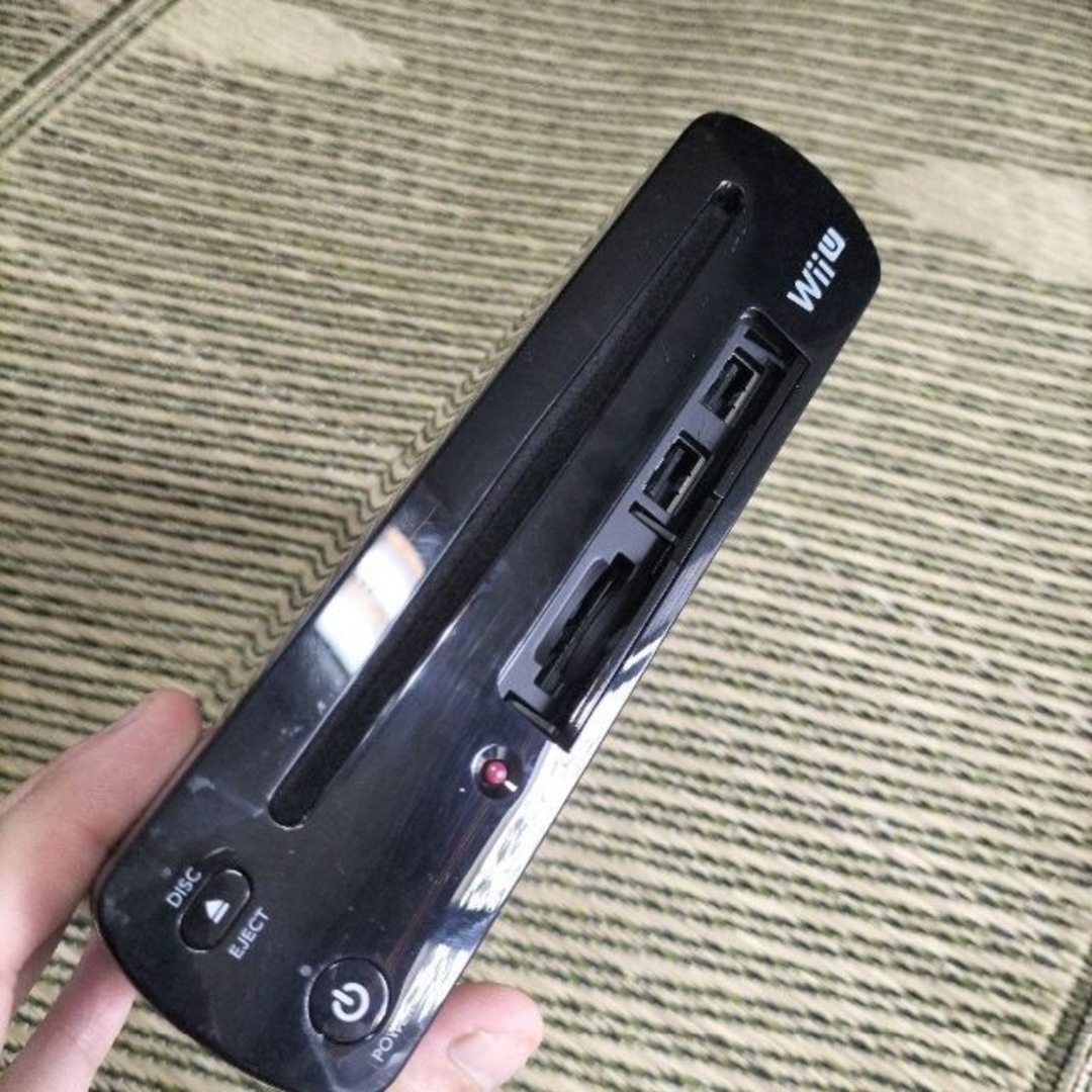 Wii U(ウィーユー)の【動作品】ゲーム機 本体 WiiU 32GB 箱付き 不具合あり エンタメ/ホビーのゲームソフト/ゲーム機本体(家庭用ゲーム機本体)の商品写真