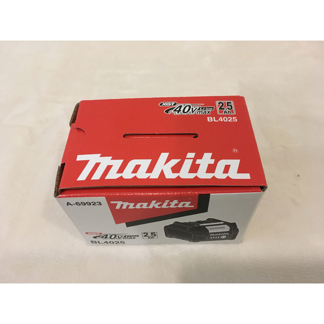 Makita(マキタ)のMakita マキタ 40V 2.5Ah リチウムイオン　バッテリー　未使用 インテリア/住まい/日用品のインテリア/住まい/日用品 その他(その他)の商品写真