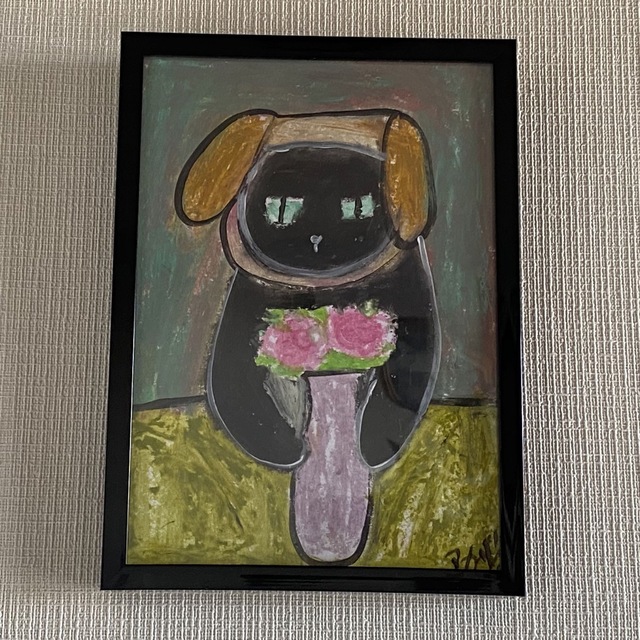 絵画 。原画【子犬の帽子をかぶったかわいい黒猫が美しい花瓶を整えている】 2