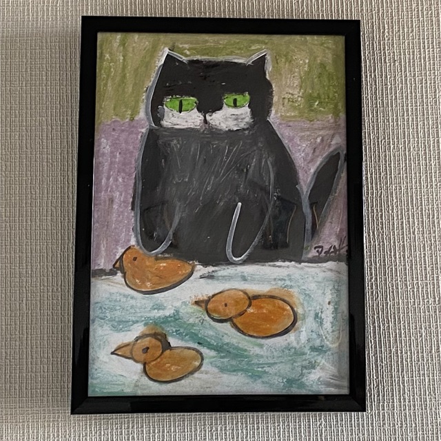 絵画 。原画【かわいい黒猫がプールで泳いでいるアヒルを楽しそうに見ている】