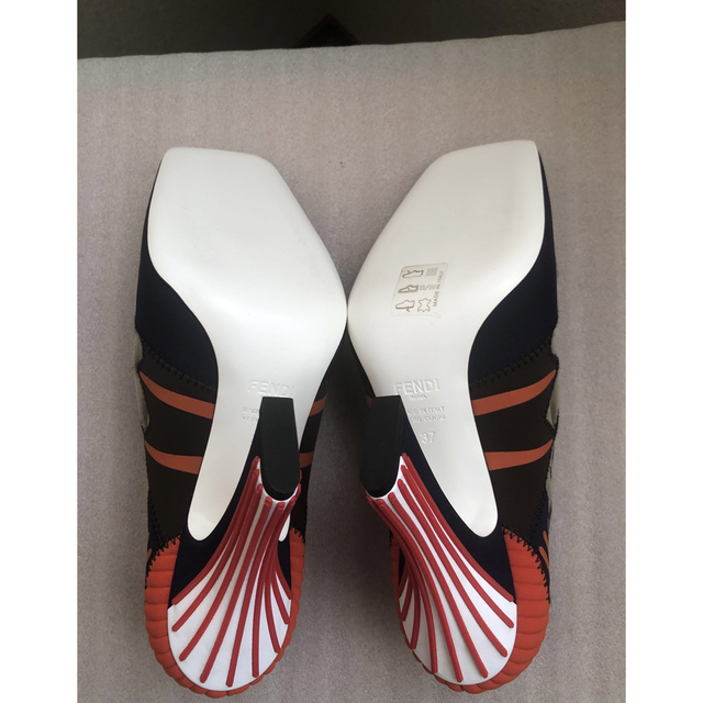 FENDI(フェンディ)の新品✴︎フェンデｨ  パンプス  マルチカラーテクニカルメッシュ レディースの靴/シューズ(ハイヒール/パンプス)の商品写真