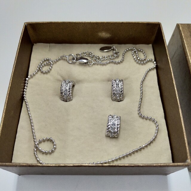 美品 お値下げ Grosse グロッセ アクセサリー ブローチ ブランド