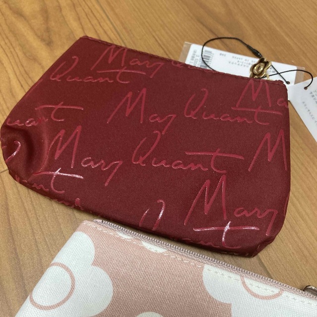 MARY QUANT(マリークワント)のマリークワント　ティッシュケース　グロスサイン柄 レディースのファッション小物(ポーチ)の商品写真