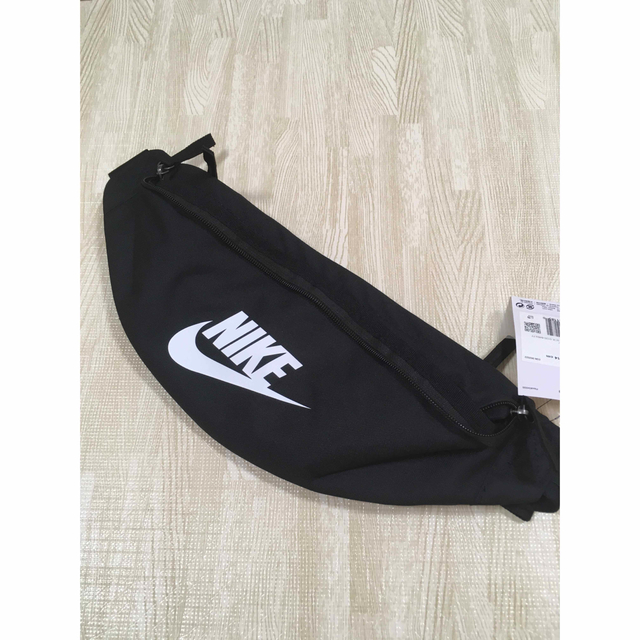 NIKE(ナイキ)の【新品】NIKE HERITAGE HIP PACK  レディースのバッグ(ボディバッグ/ウエストポーチ)の商品写真