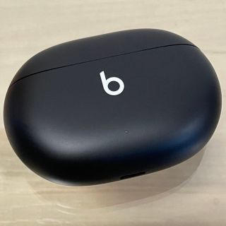 ビーツバイドクタードレ(Beats by Dr Dre)の★美品★Beats Studio Buds ブラック 充電ケースのみ／B115(ヘッドフォン/イヤフォン)