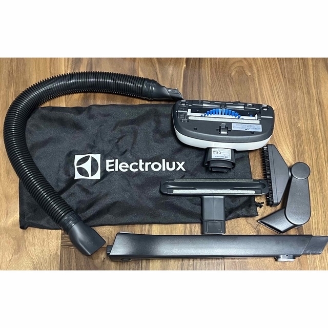 Electrolux(エレクトロラックス)のエレクトロラックス エルゴラピード掃除機　ZB3425BL スマホ/家電/カメラの生活家電(掃除機)の商品写真
