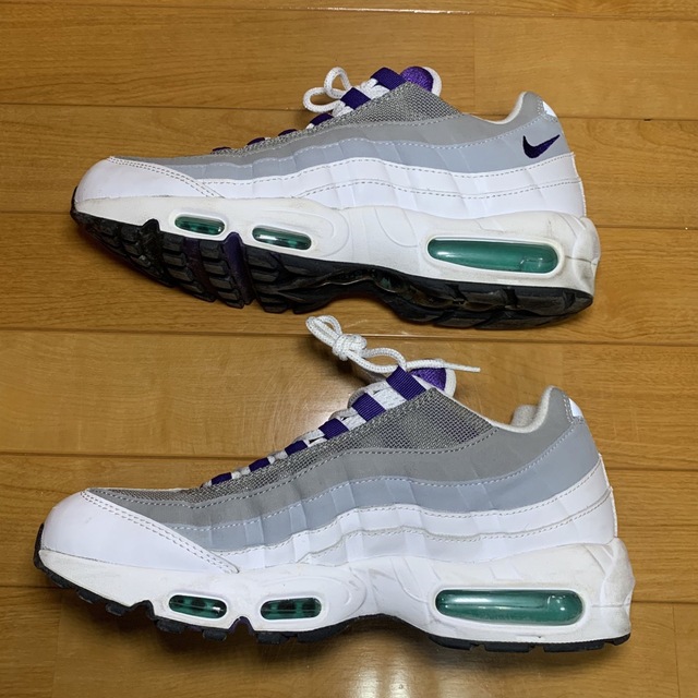 NIKE(ナイキ)のNike Air Max 95 White/Court Purple 28cm メンズの靴/シューズ(スニーカー)の商品写真