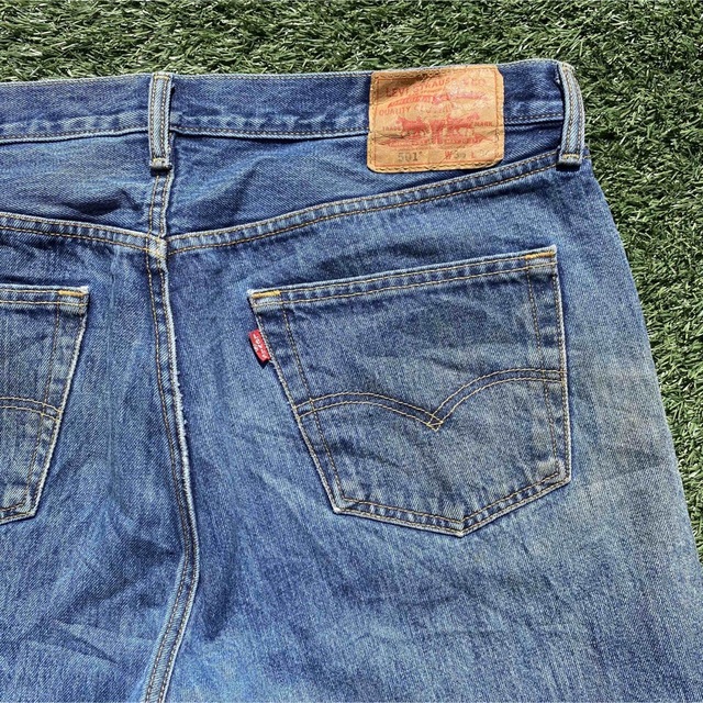 501(ゴーマルイチ)の《リーバイス》501 W36 L34 ブルー デニム ジーンズ メンズのパンツ(デニム/ジーンズ)の商品写真