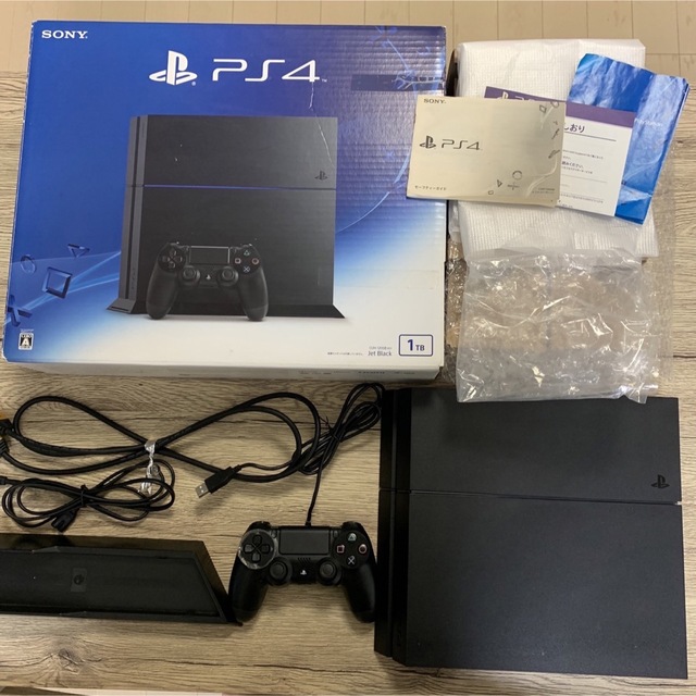 PlayStation®4 ジェット・ブラック 1TB-