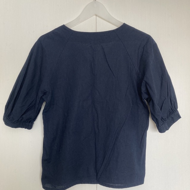 GU(ジーユー)のGU   ネイビー　ブラウス レディースのトップス(シャツ/ブラウス(半袖/袖なし))の商品写真