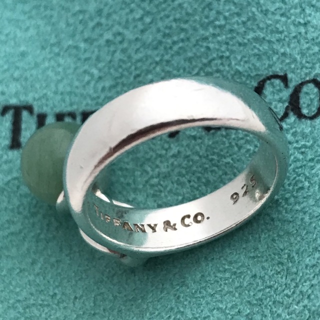 Tiffany & Co.(ティファニー)のTiffany 翡翠ボールチャームリング希少 レディースのアクセサリー(リング(指輪))の商品写真