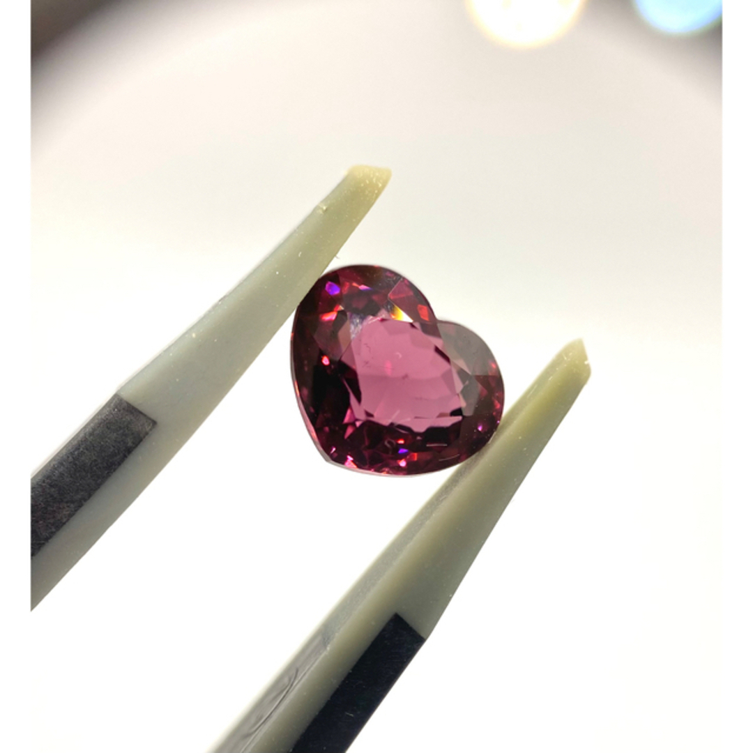 ロードライトガーネット　2.28ct ハート　ルース