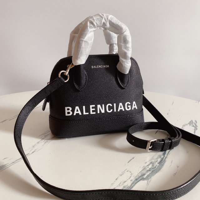 新品・未使用BALENCIAGA　バレンシアガ　バッグ