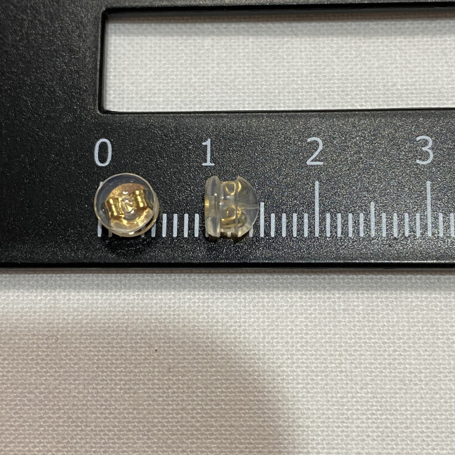 シリコン ピアスキャッチ 4個セット ゴールド ダブルロック 落ちない パーツの通販 by まい シリコン ピアスキャッチ ゴールド ピアス 落ちない ダブルロック 4個