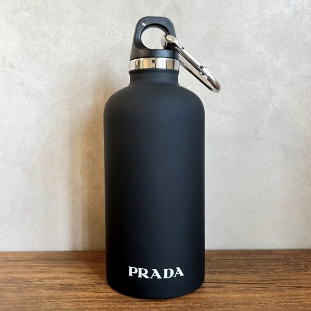 PRADA(プラダ)の【新品未使用箱付き】プラダ　ステンレスボトル タンブラー 水筒 インテリア/住まい/日用品のキッチン/食器(タンブラー)の商品写真