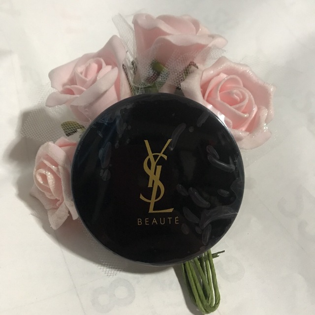 Yves Saint Laurent Beaute(イヴサンローランボーテ)の値下YvesSaintLaurent Beaute オリジナルスモールミラー新品 レディースのファッション小物(ミラー)の商品写真