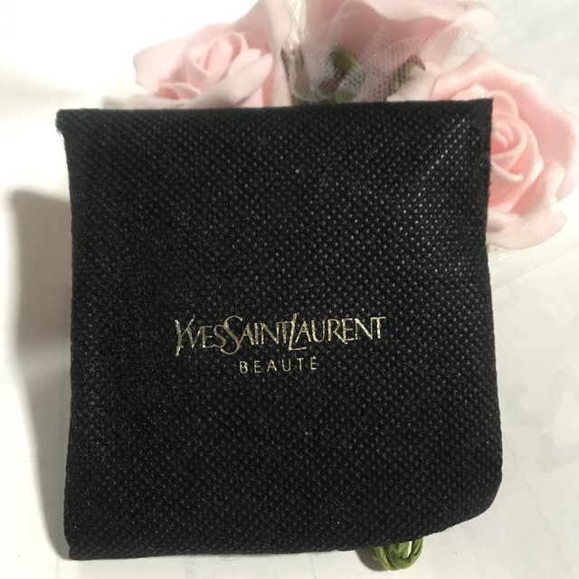 Yves Saint Laurent Beaute(イヴサンローランボーテ)の値下YvesSaintLaurent Beaute オリジナルスモールミラー新品 レディースのファッション小物(ミラー)の商品写真